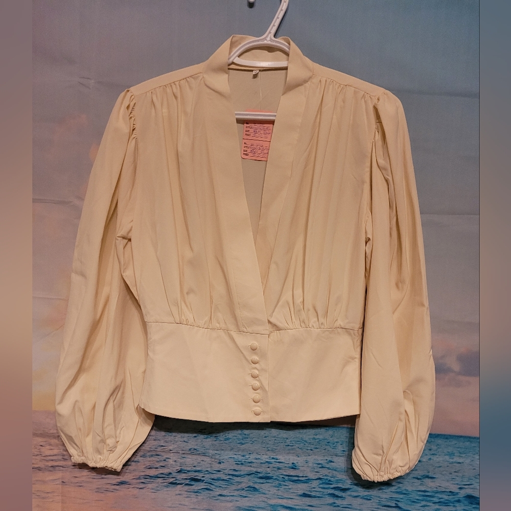 Retro look button up top ~ Med